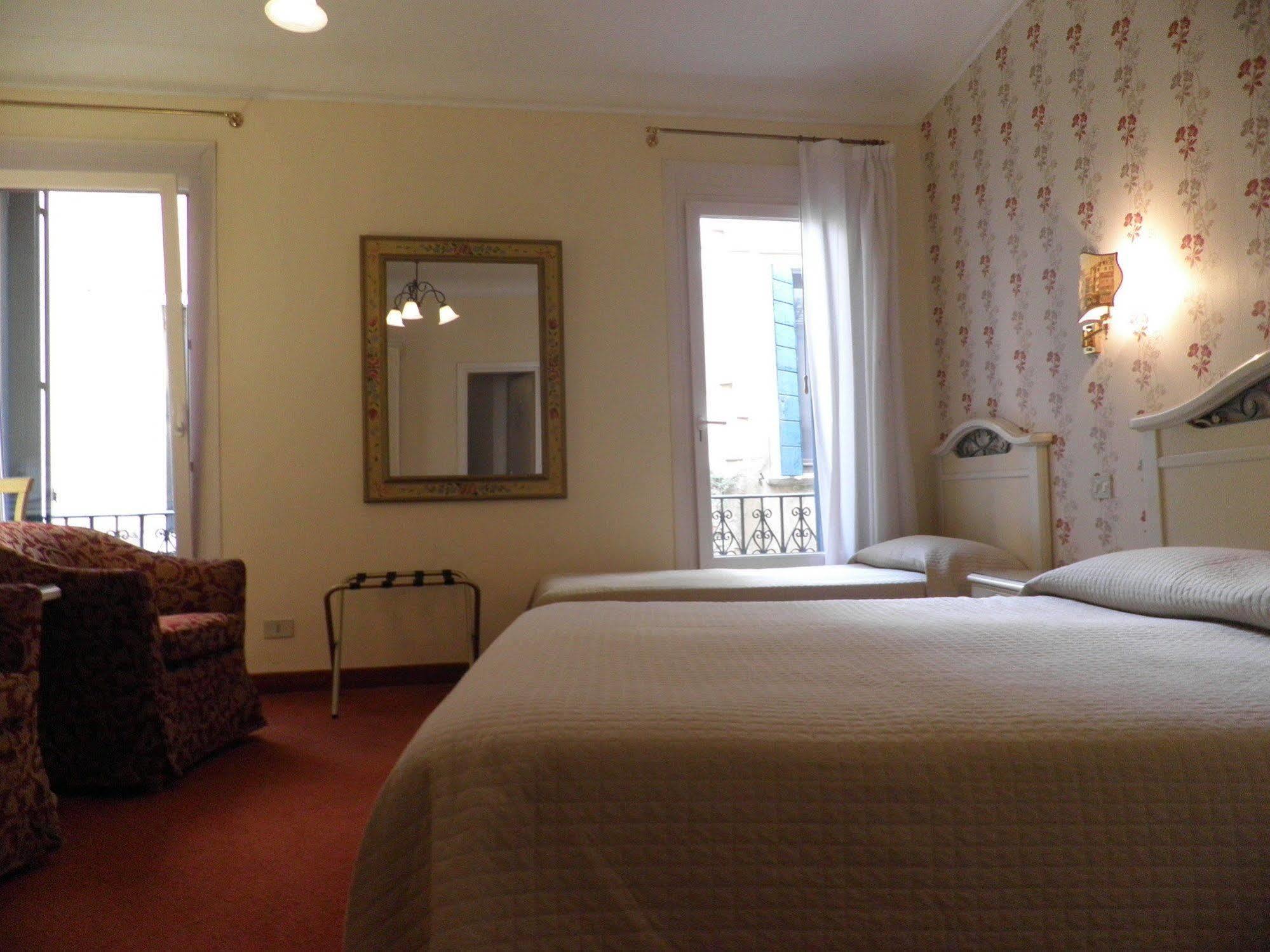 Al Campaniel Couette-café 2*